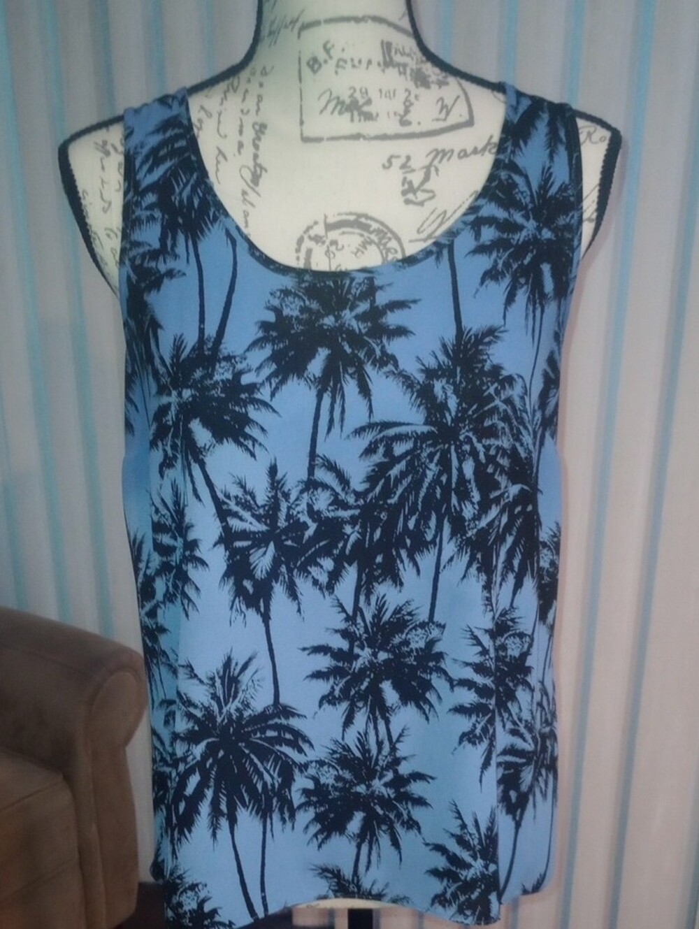 Attention Blue 🌴 Print Top